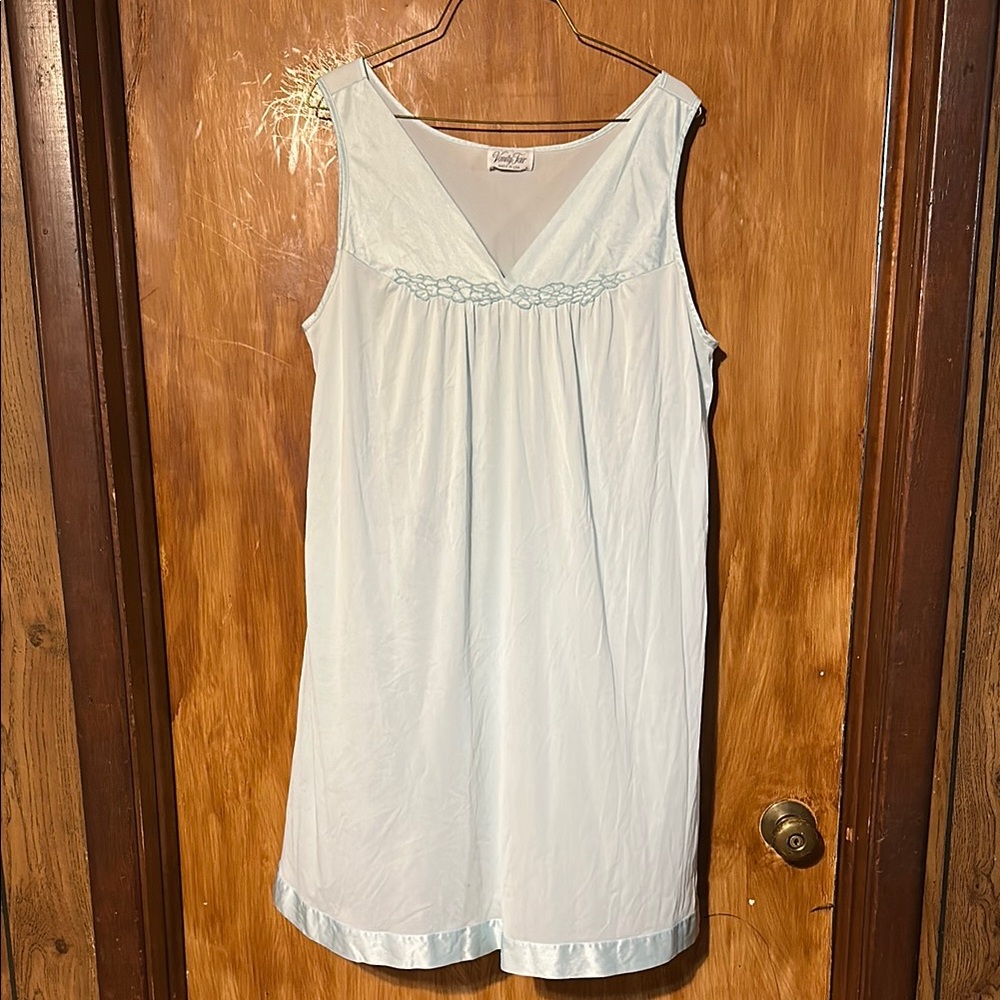 Vanity Fair White Chemise with Scoop Neckline